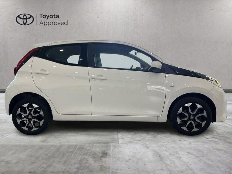 Toyota Aygo Aygo 5p 1.0 x-play m-mt 72cv