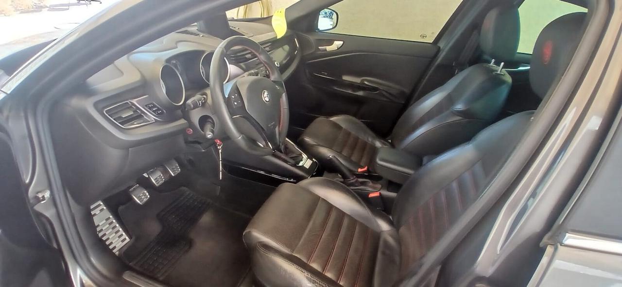 Alfa Romeo Giulietta 1.6 JTDm Distinctive - 2013