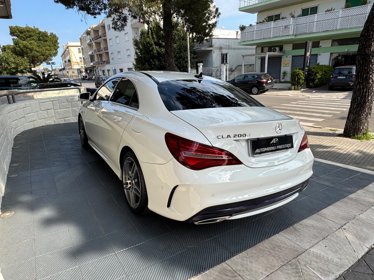 Mercedes-benz CLA 200 d Premium