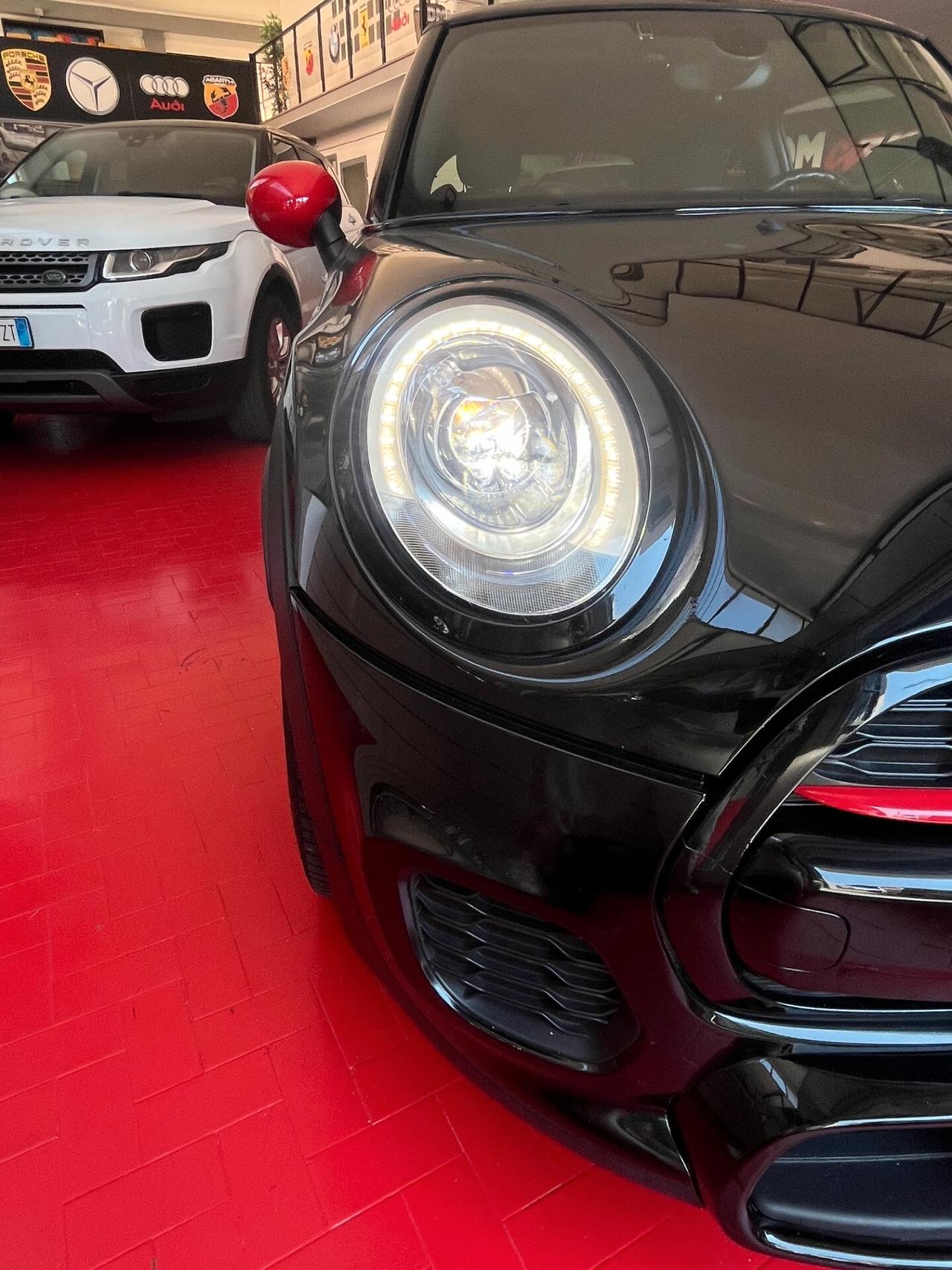 MINI JOHN COOPER WORKS 2.0 231CV Cambio automatico Navigatore Cerchi GARANZIA 12 MESI