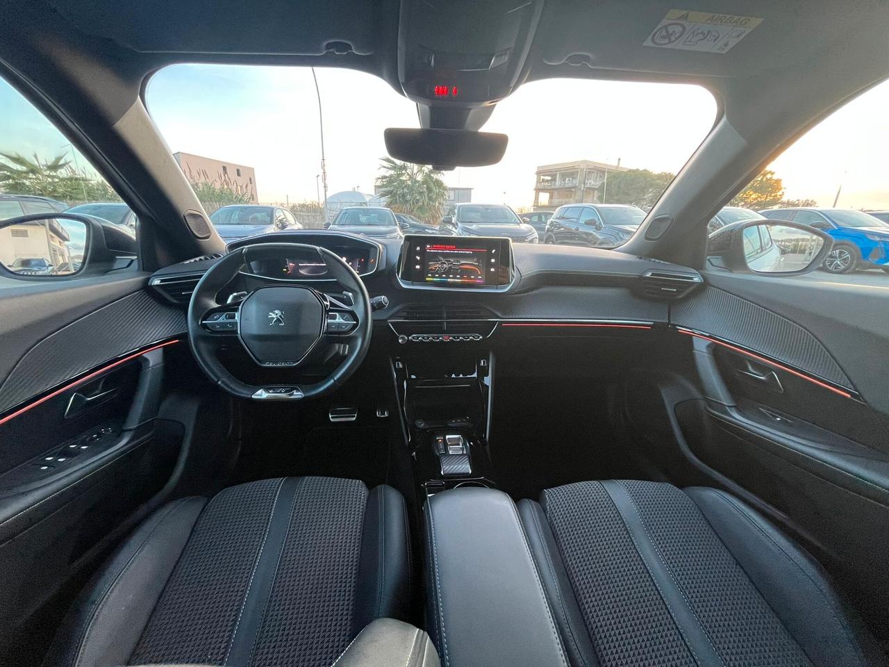 Peugeot 2008 BlueHDi 130 S&S EAT8 GT