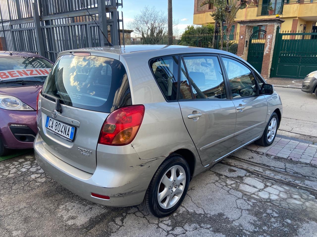 Toyota Corolla 1.6i 16V cat 5 porte Sol