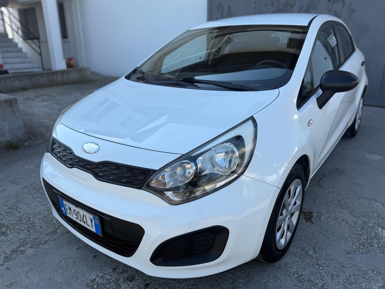 Kia Rio 1.1 CRDi 6 Marce NEOPAT. 2012 UNICO PROP.
