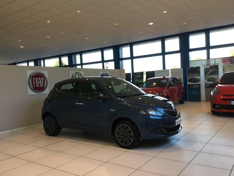 Lancia Ypsilon 1.0 FireFly 5 porte S&S Hybrid Gold