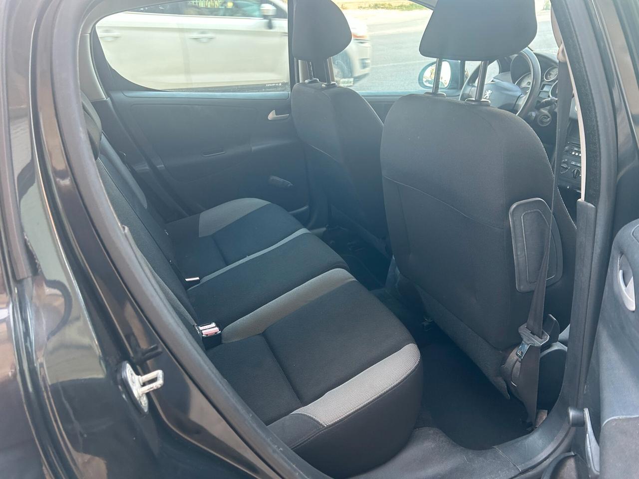 Peugeot 207 1.4 HDi 70CV 5p. ONE Line