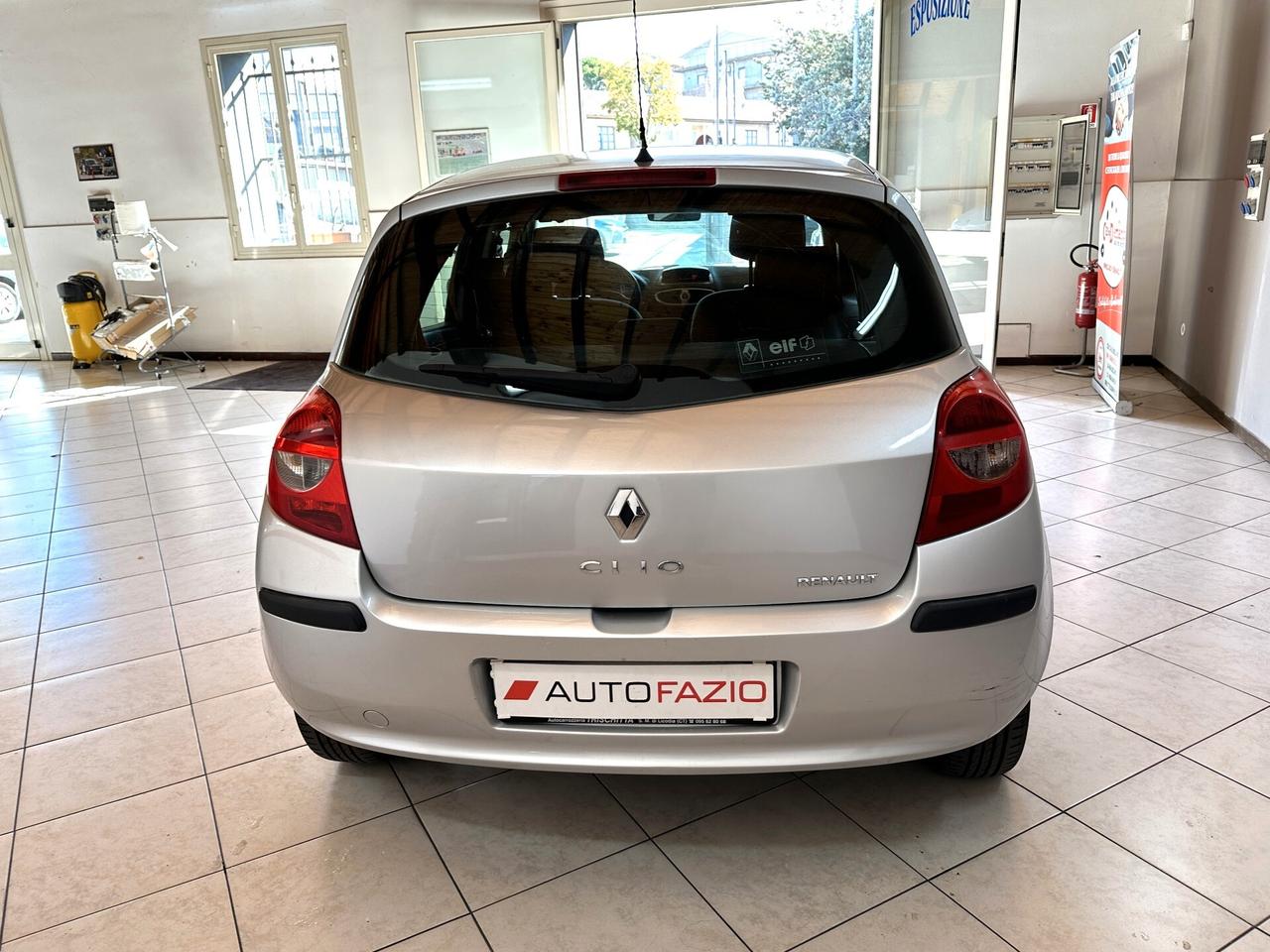 Renault Clio 1.2 16V 5 porte Confort