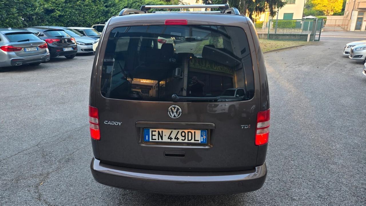 Volkswagen Caddy 7Posti Highline Maxi Neopatentati