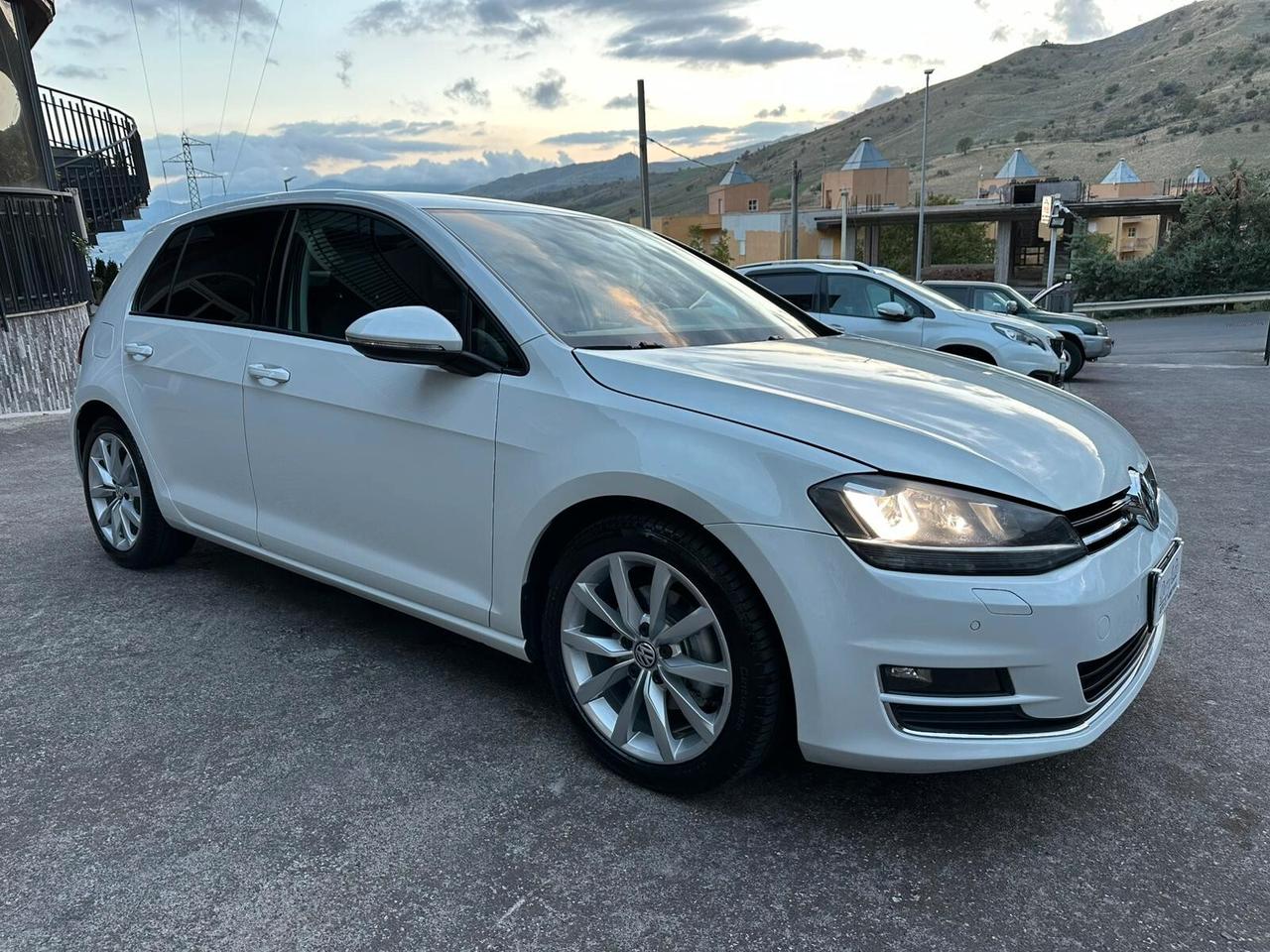 Volkswagen Golf 2.0 TDI 5p. Highline BlueMotion Technology