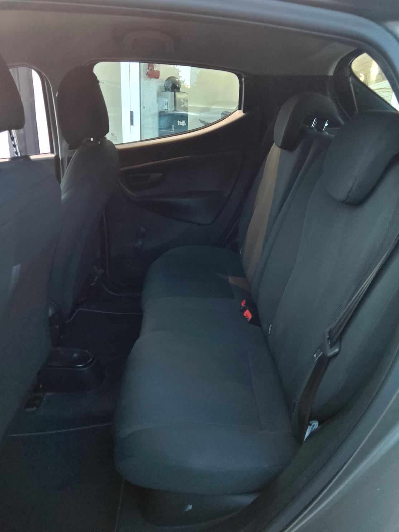 Lancia Ypsilon 1.2 69 CV 5 porte Gold