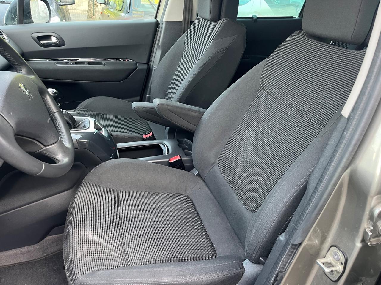 Peugeot 5008 1.6 HDi 112CV Business