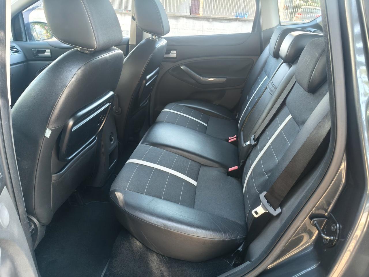 Ford Kuga 2.0 TDCi 4WD SOLO 128.000 KM