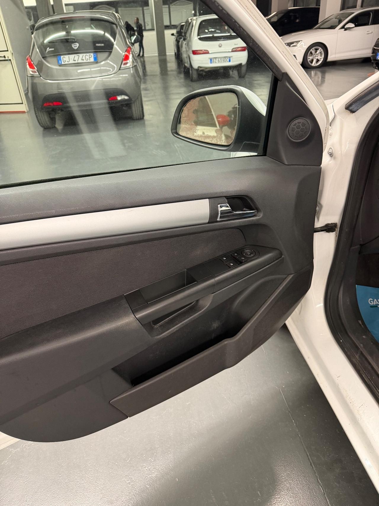 Opel Astra 1.4 16V GPL-TECH 5 porte Enjoy