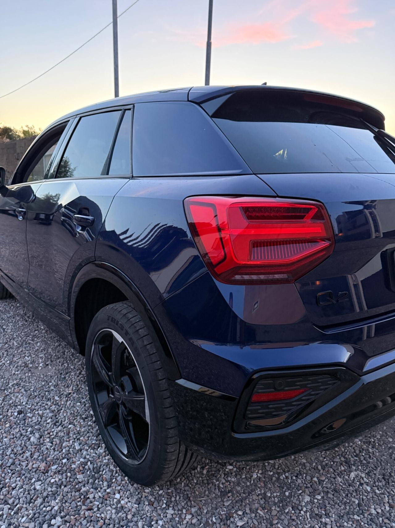 Audi Q2 35 TDI S tronic blacknight