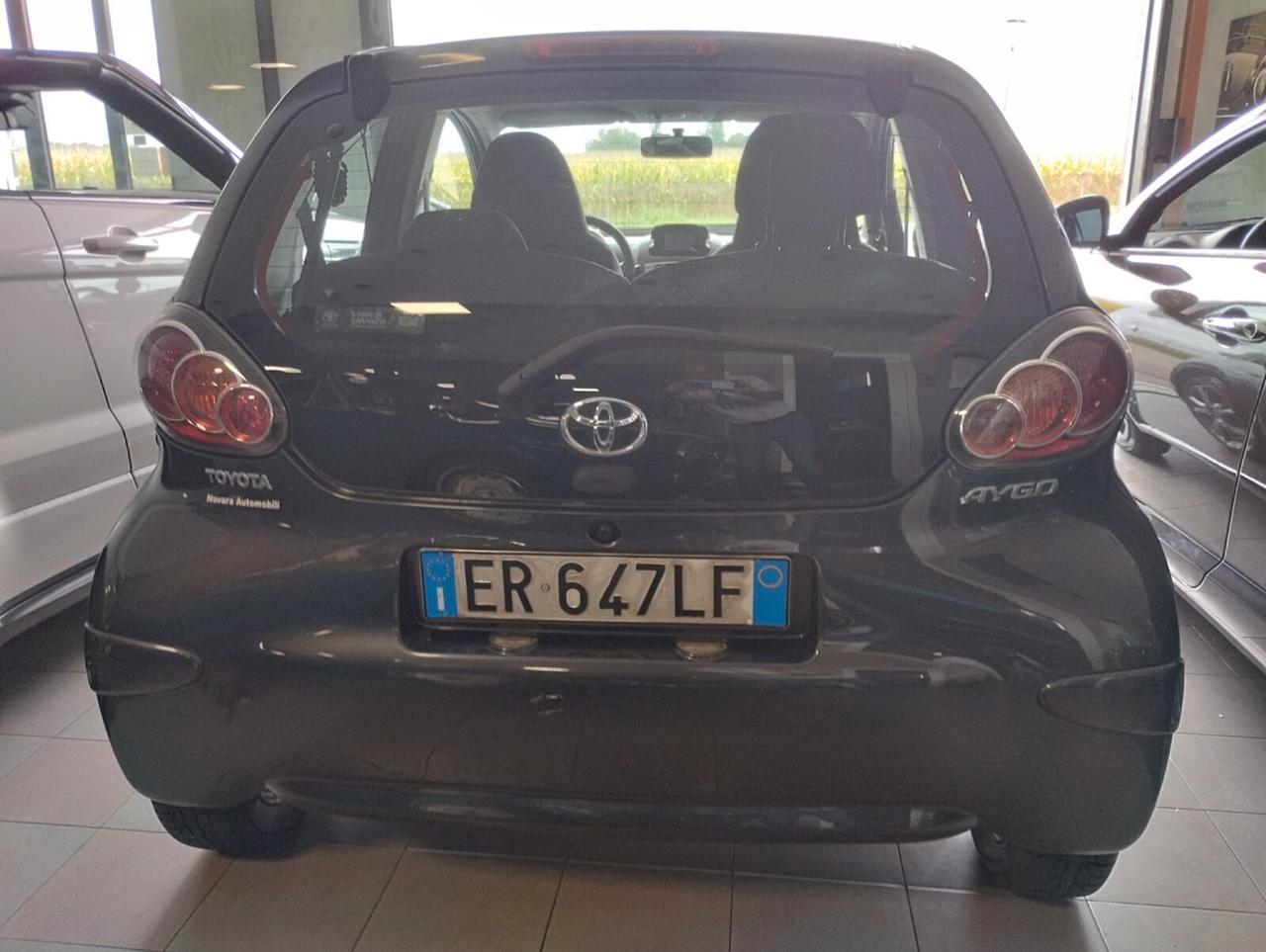 Toyota Aygo 1.0 12V VVT-i 5 porte Active Connect