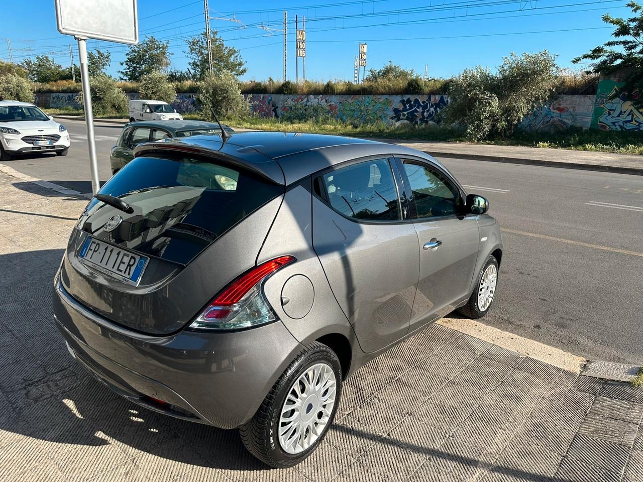 Lancia Ypsilon 1.3 MJT 16V 95 CV 5 porte S&S Gold