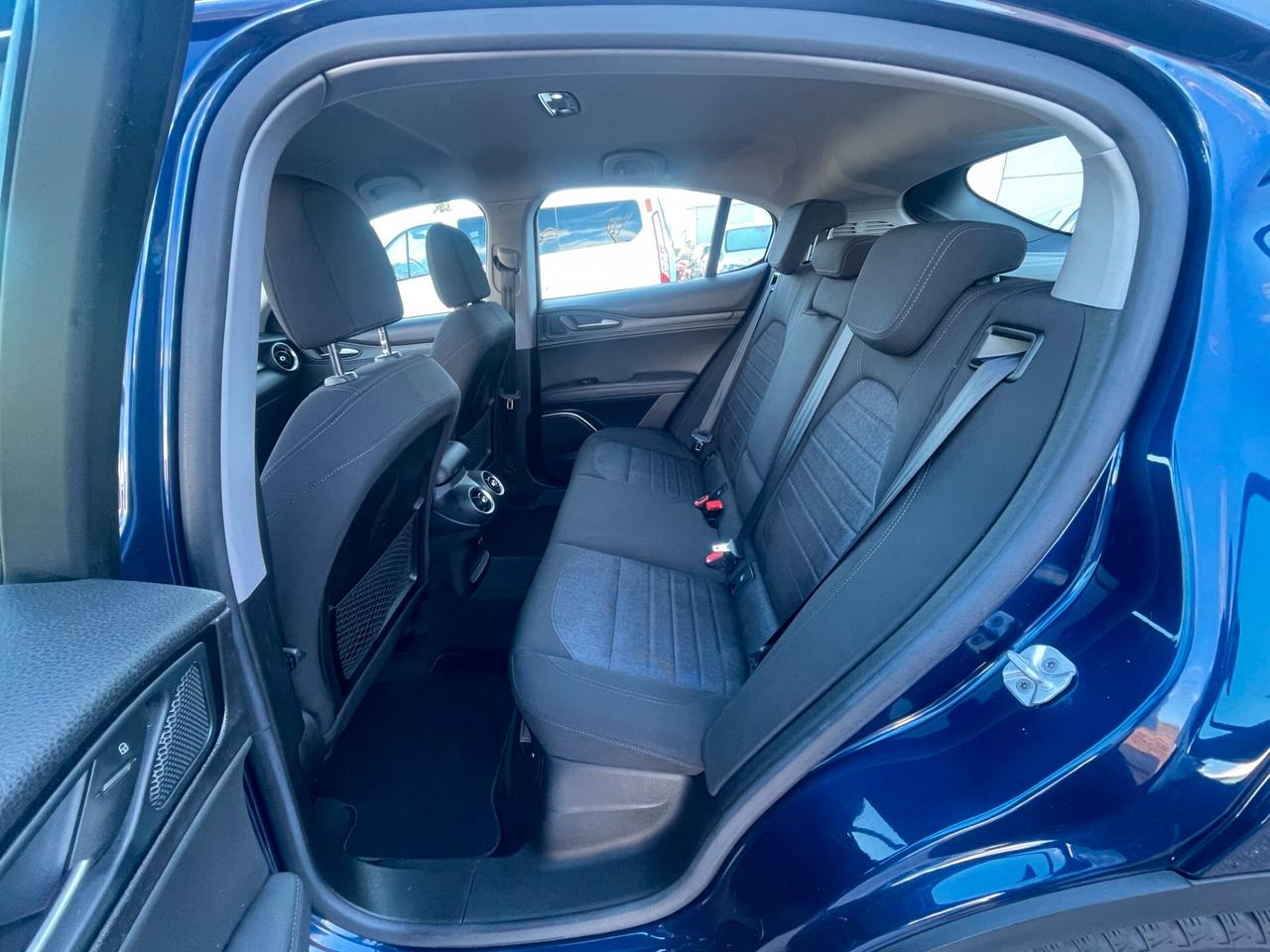 Alfa Romeo Stelvio 2.2 Turbodiesel 180 CV AT8 Q4 Business