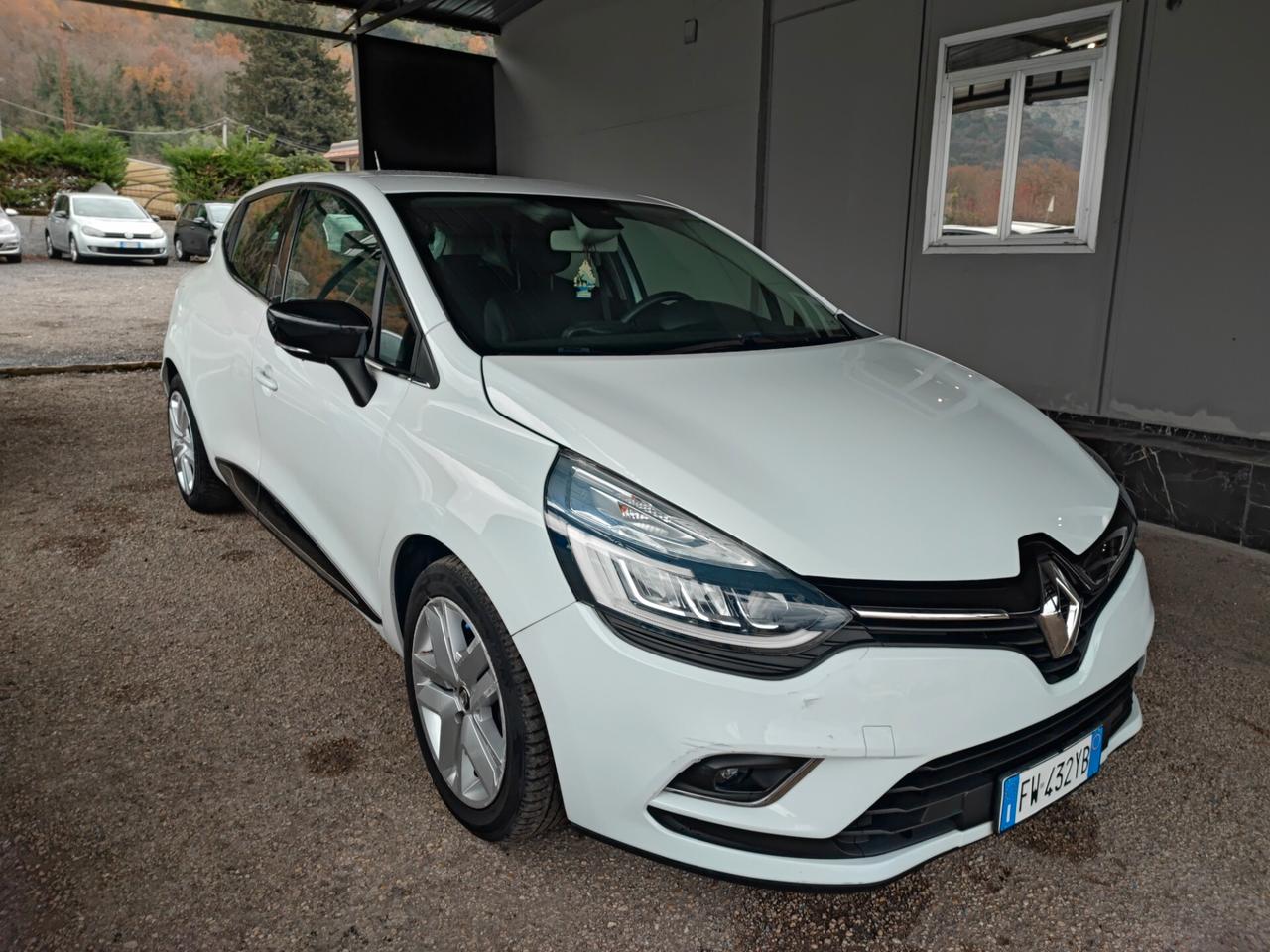 Renault Clio TCe 12V 75 CV 5 porte Moschino Intens