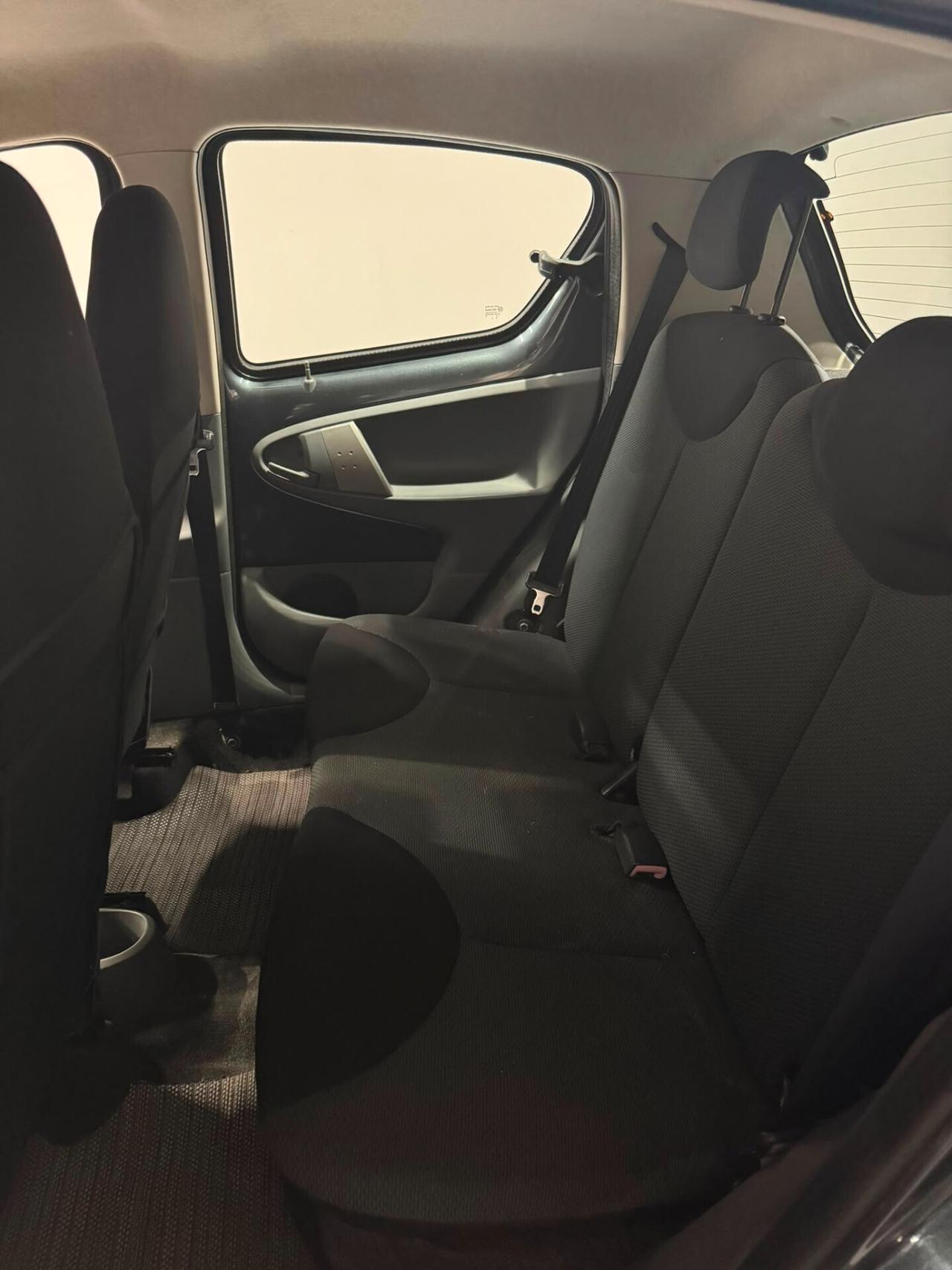 Toyota Aygo 1.0 12V VVT-i 5 porte Sol