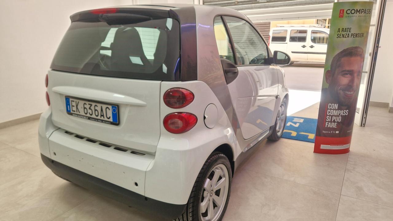 Smart ForTwo 1000 52 kW MHD coupé Genius s.ed.