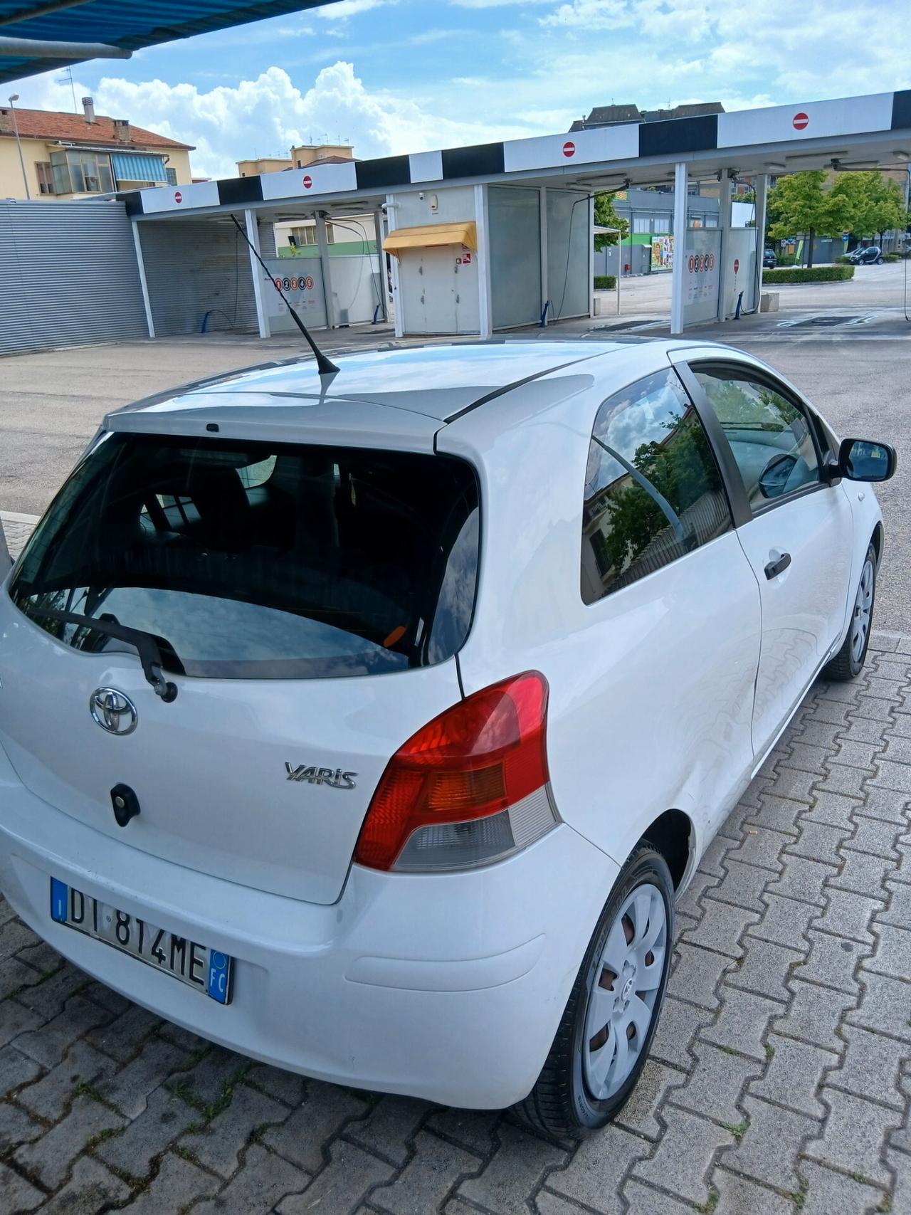 Toyota Yaris 1.0 3 porte