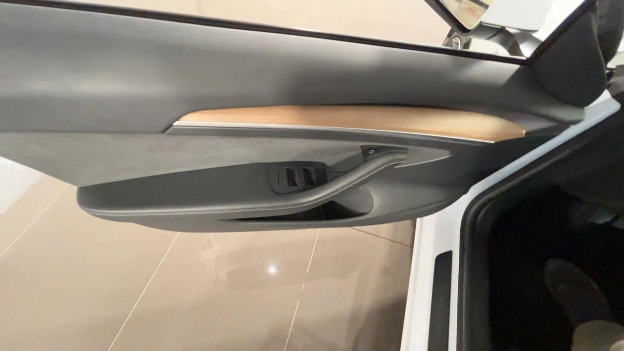 Tesla Model 3 Model 3 RWD
