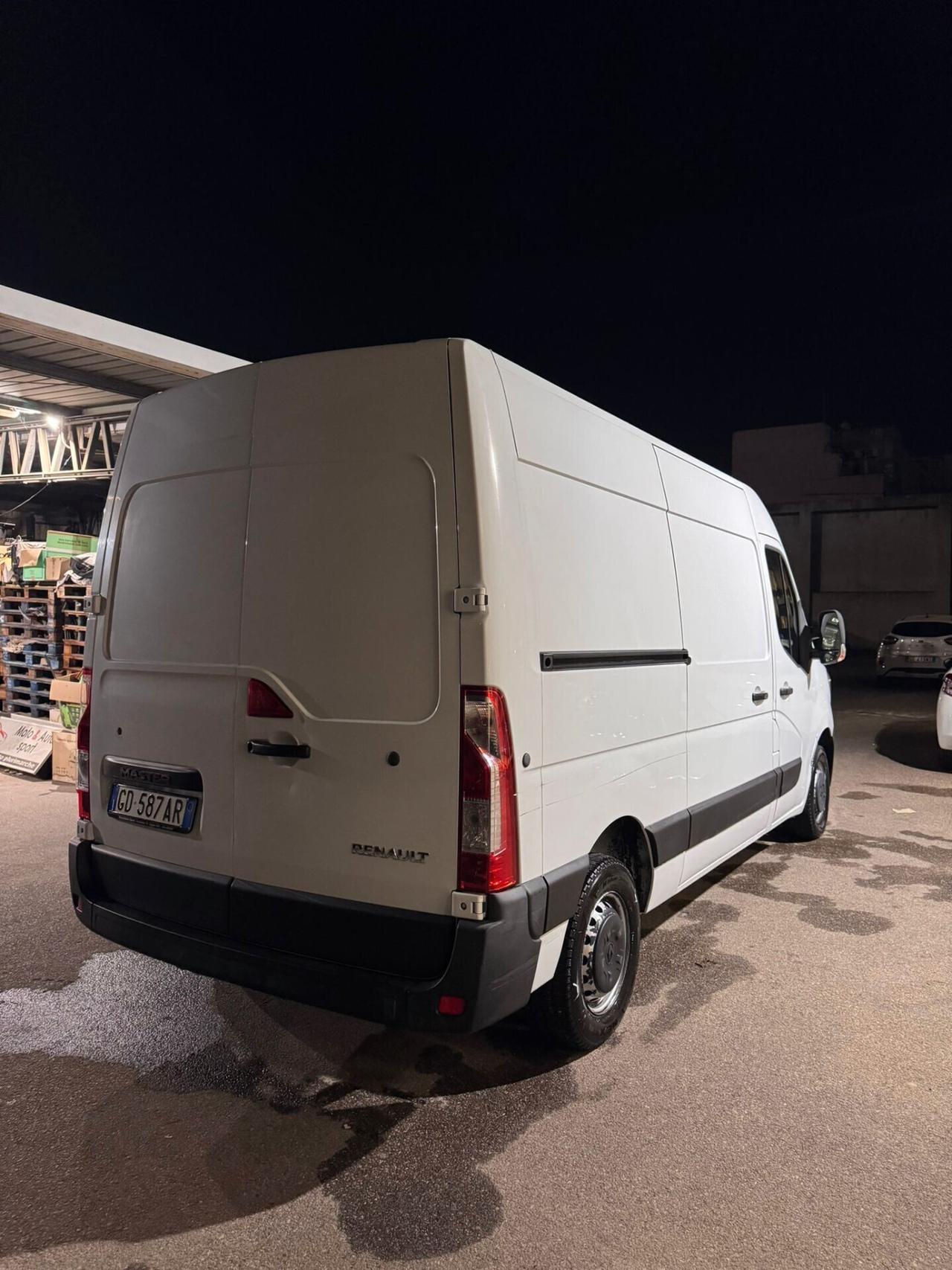 Renault MASTER III Furgone/100kw/136cv T33 2.3 dCi