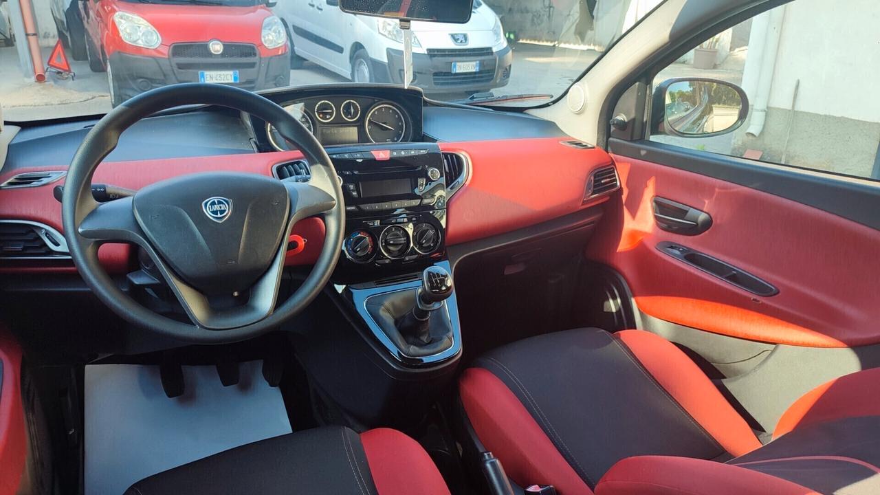 Lancia Ypsilon 1.2 69 CV 5 porte Elefantino