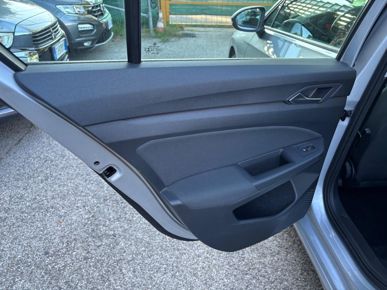 Volkswagen Golf 1.0 eTSI DSG HYBRID OK NEOPATENTATI