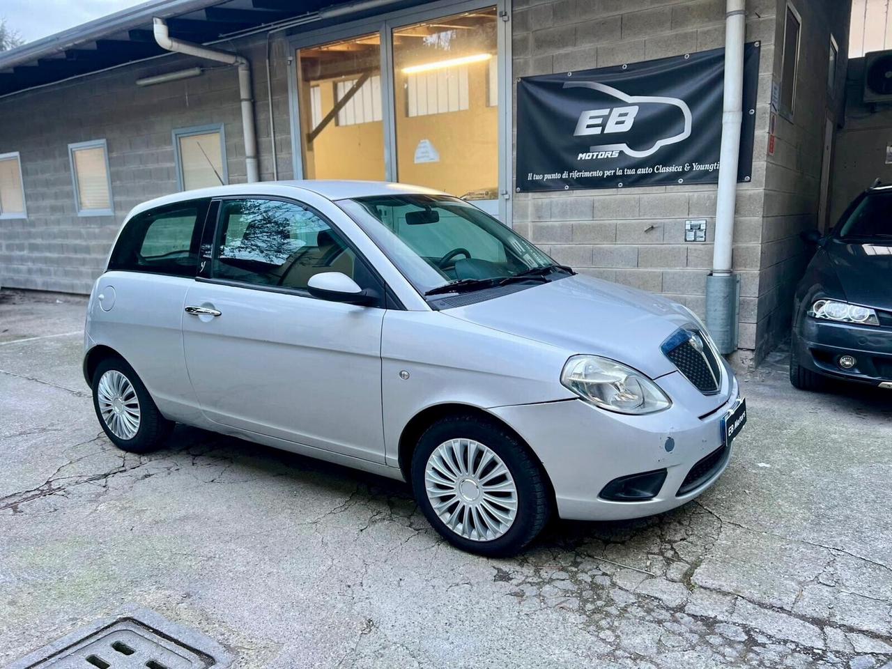 Lancia Ypsilon 1.4 77cv Argento Euro4 Neopatentati