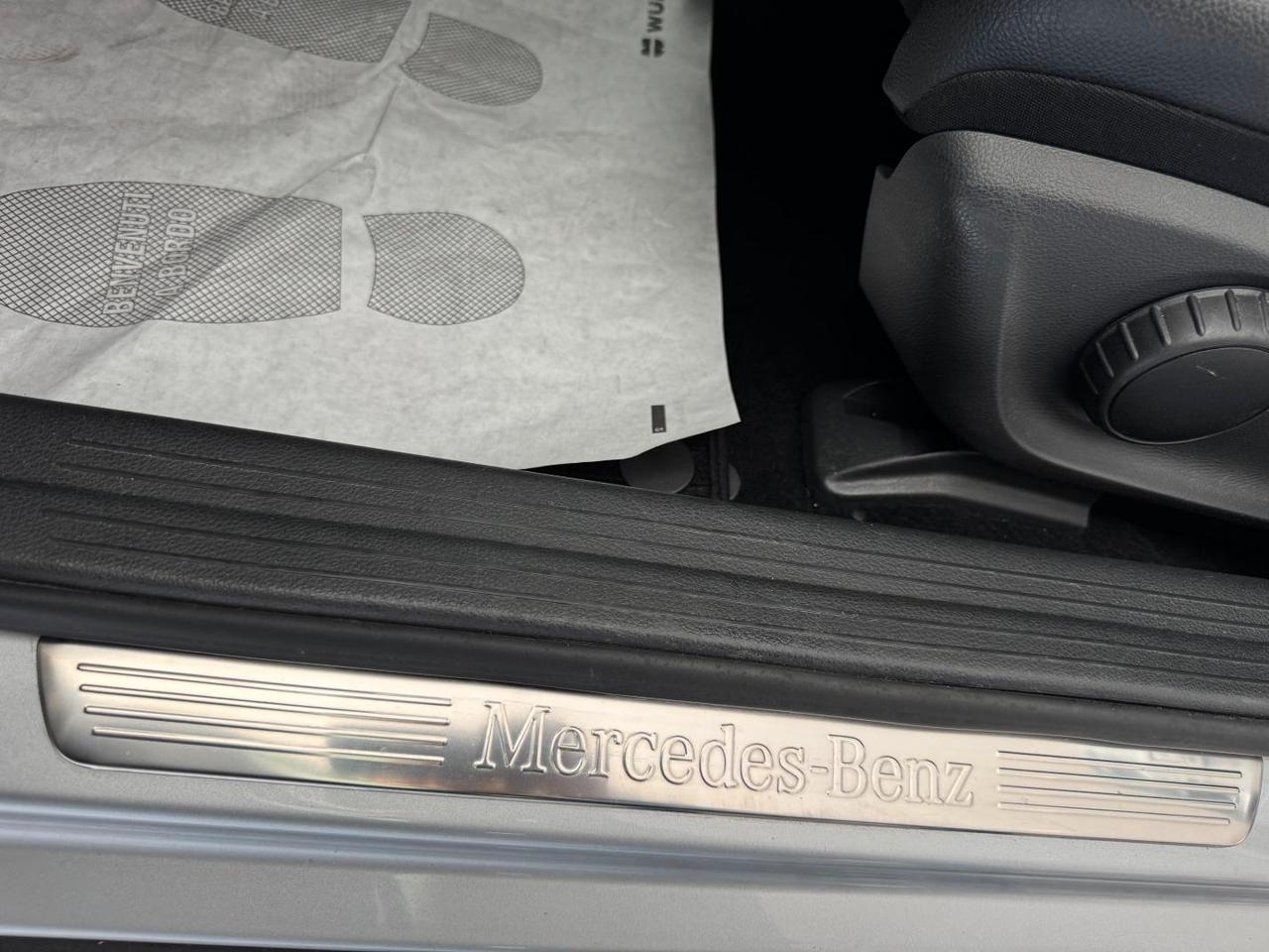 Mercedes-Benz GLA 200 d Sport Navi Pelle Pdc Retrocamera Uniprop