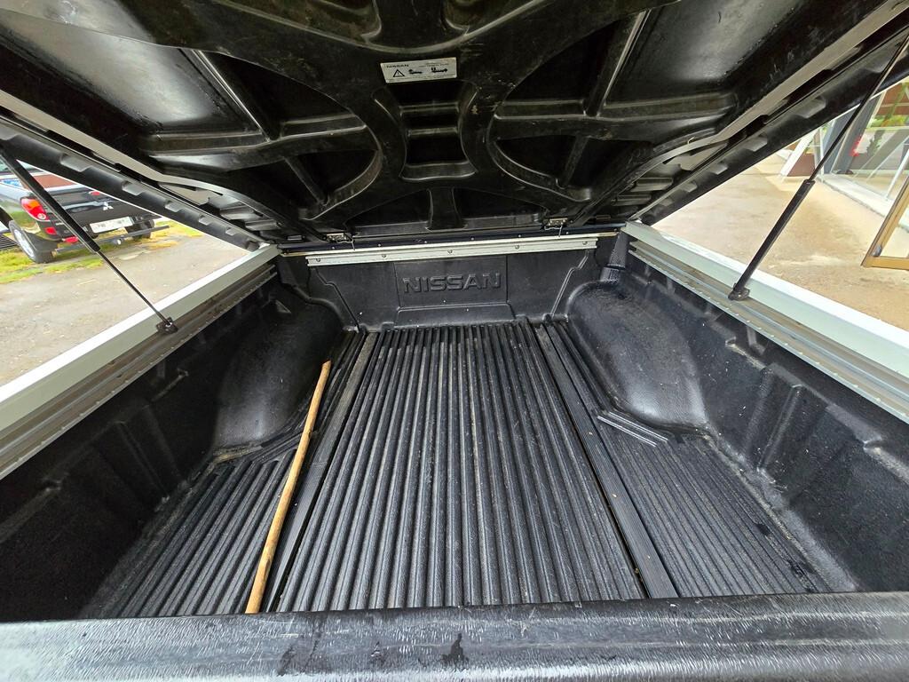 Nissan Navara 2.5 dCi 171 CV "LE"