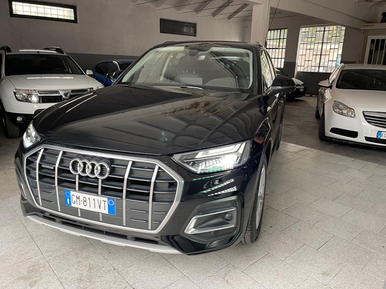 Audi Q5 40 TDI 204 CV quattro S tronic Identity Black