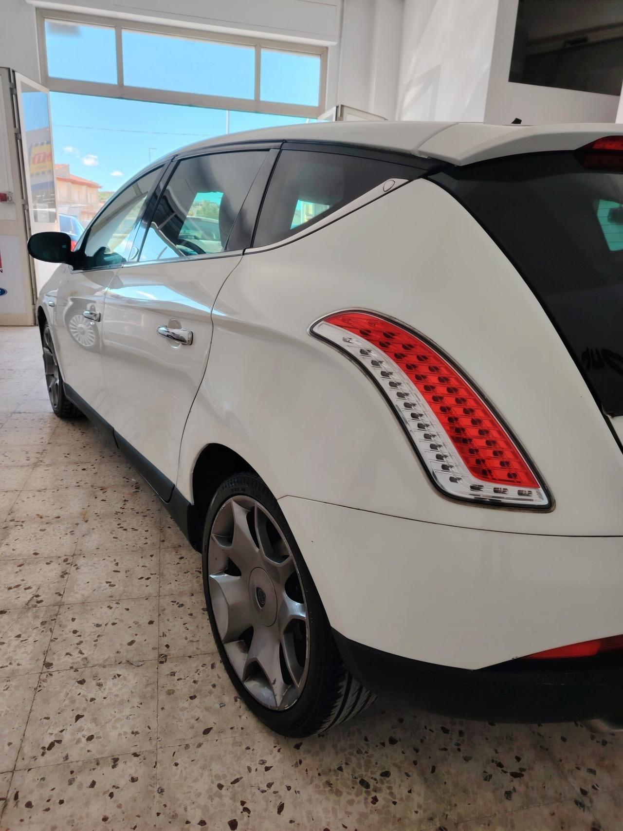 Lancia Delta 1.6 MJT DPF Silver