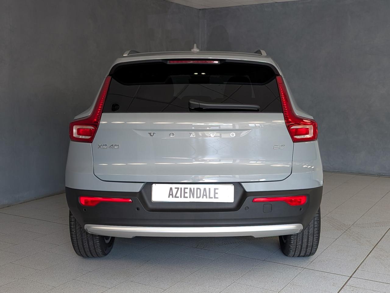 Volvo XC40 2.0 b3 MHEV 163cv Automatic Core Essential