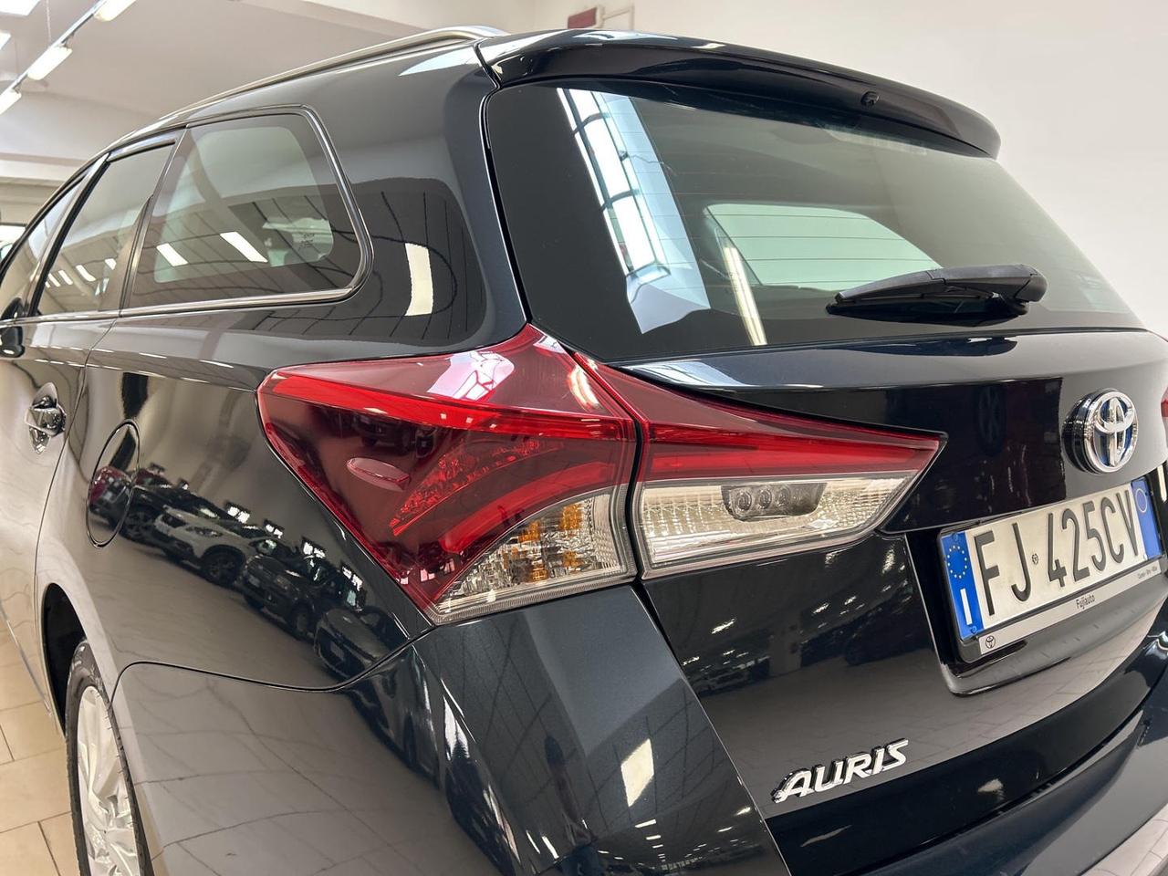 Toyota Auris Touring Sports 1.8h Active cvt