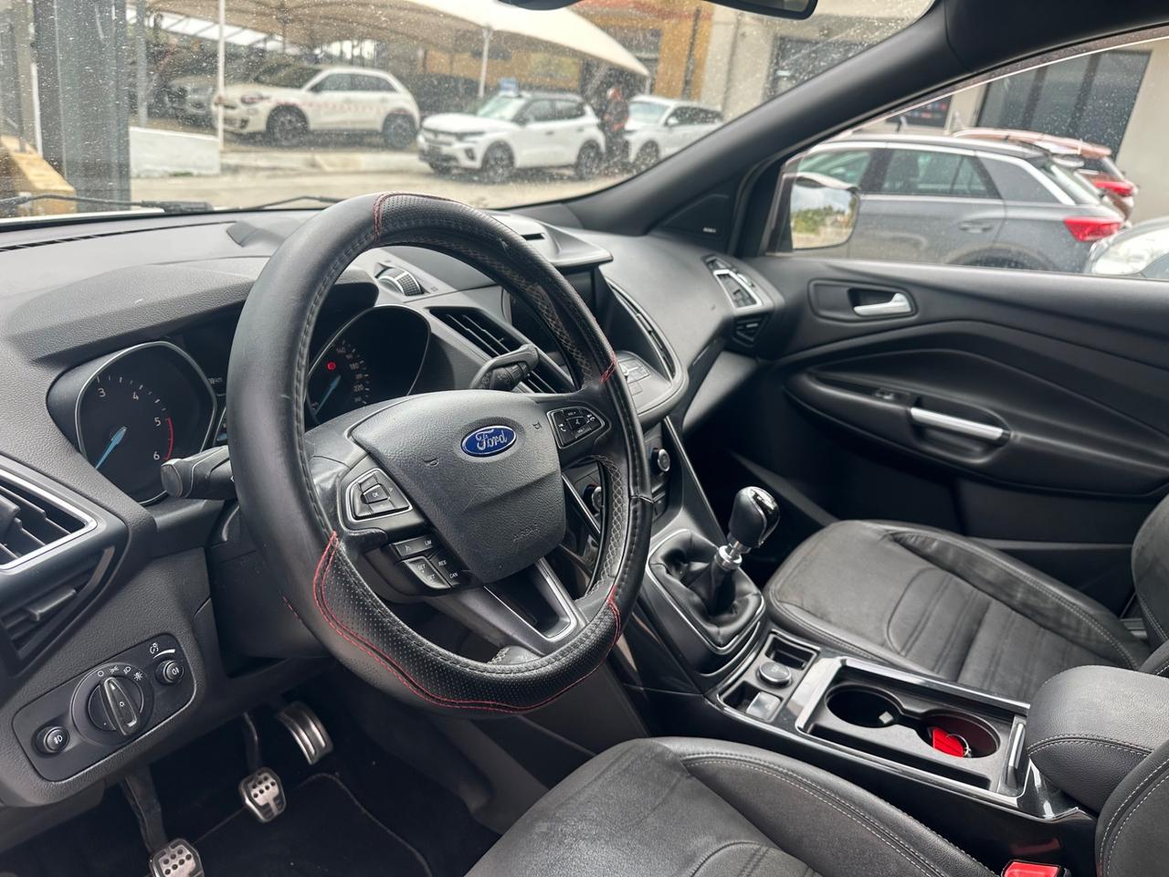 Ford Kuga 1.5 TDCI 120 CV S&S 2WD ST-Line