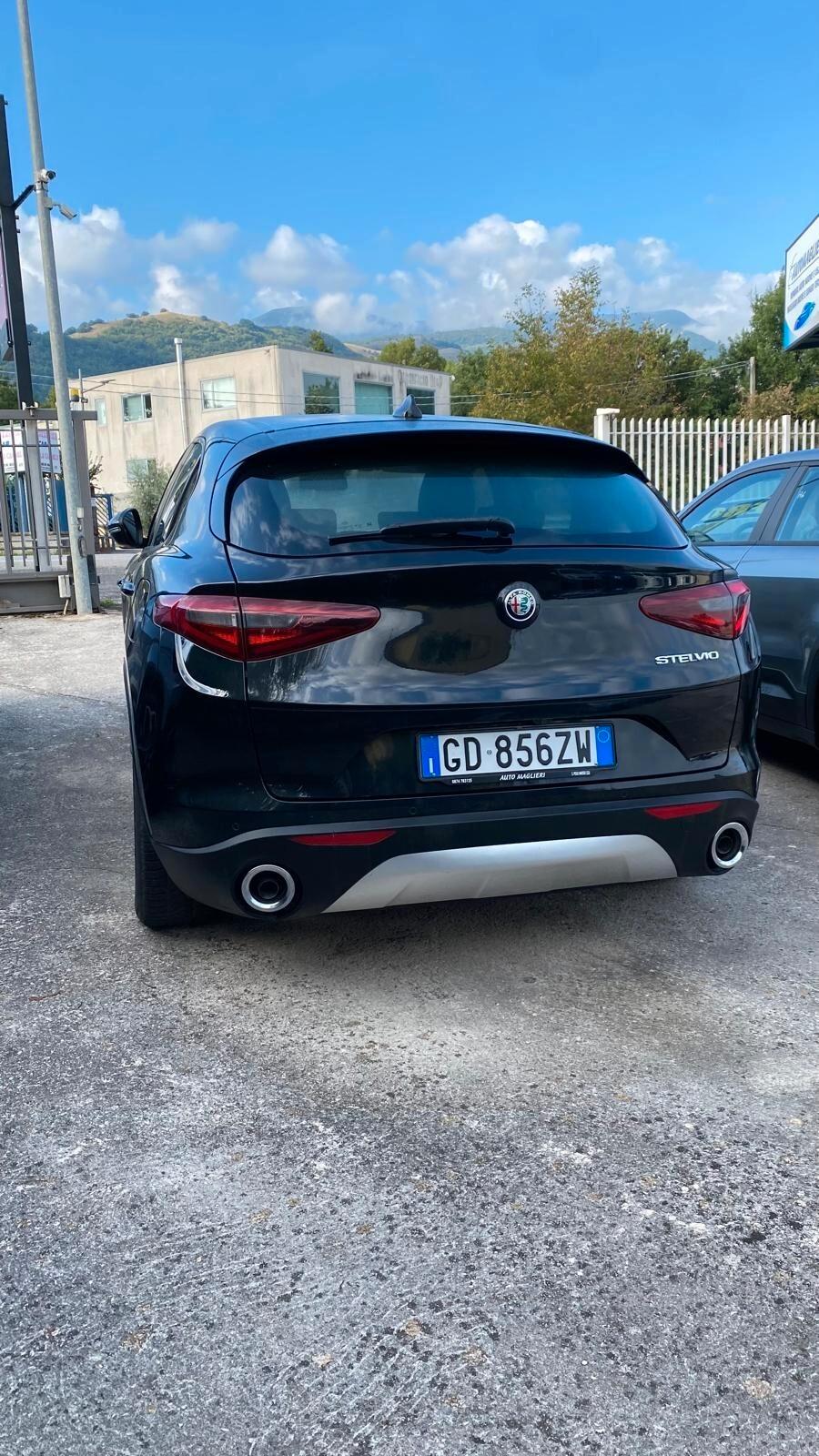 Alfa Romeo Stelvio 2.2 Turbodiesel 190 CV AT8 RWD Executive