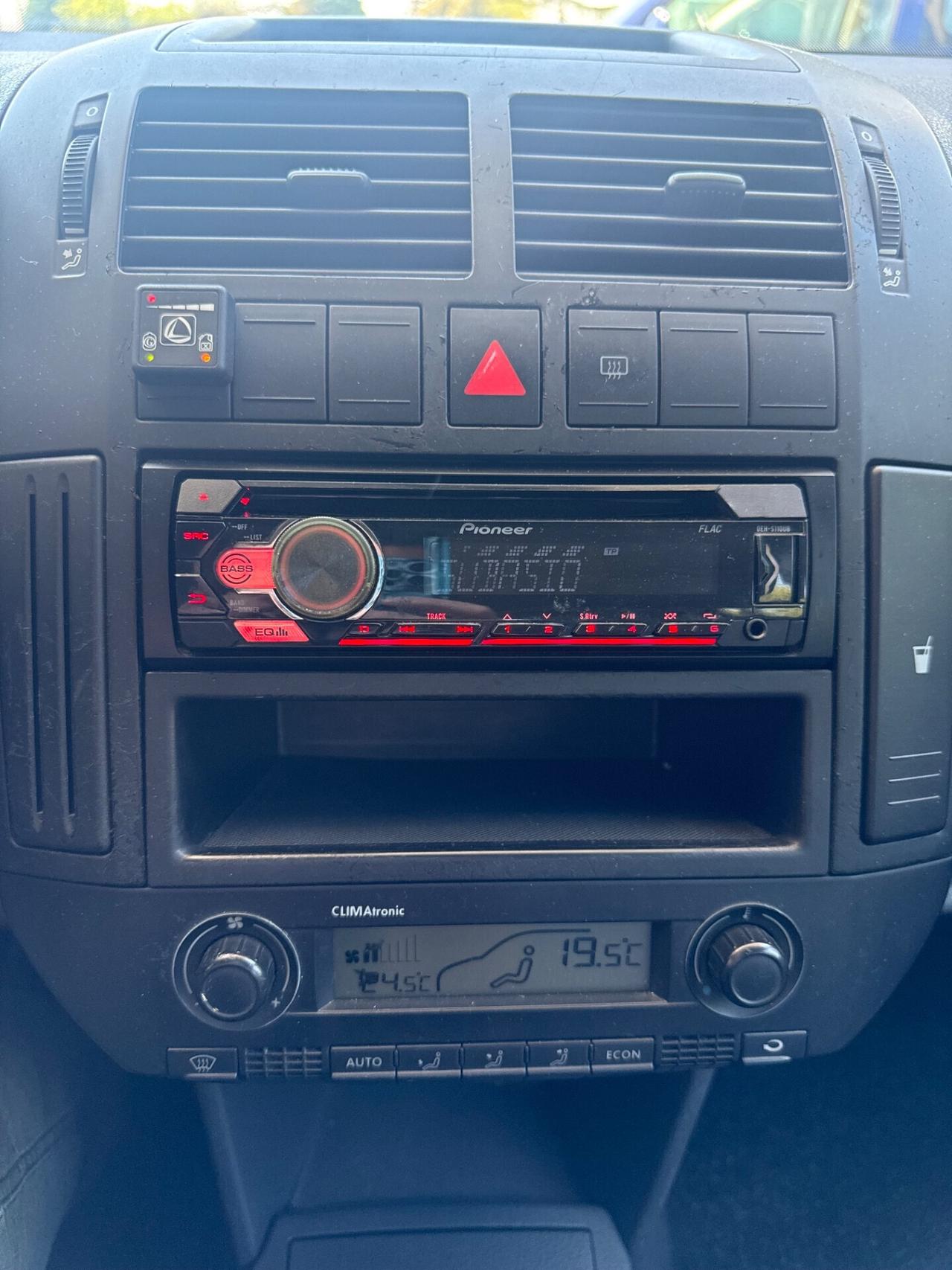 Volkswagen Polo 1.4 benzina GPL neopatentati