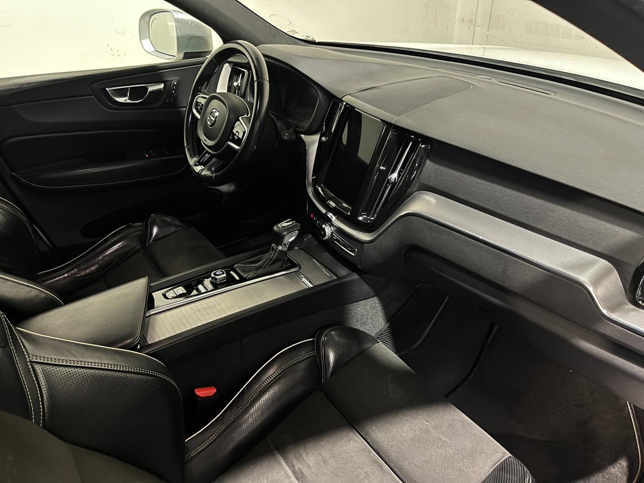VOLVO XC60 2.0 D4 R-DESIGN GEARTRONIC