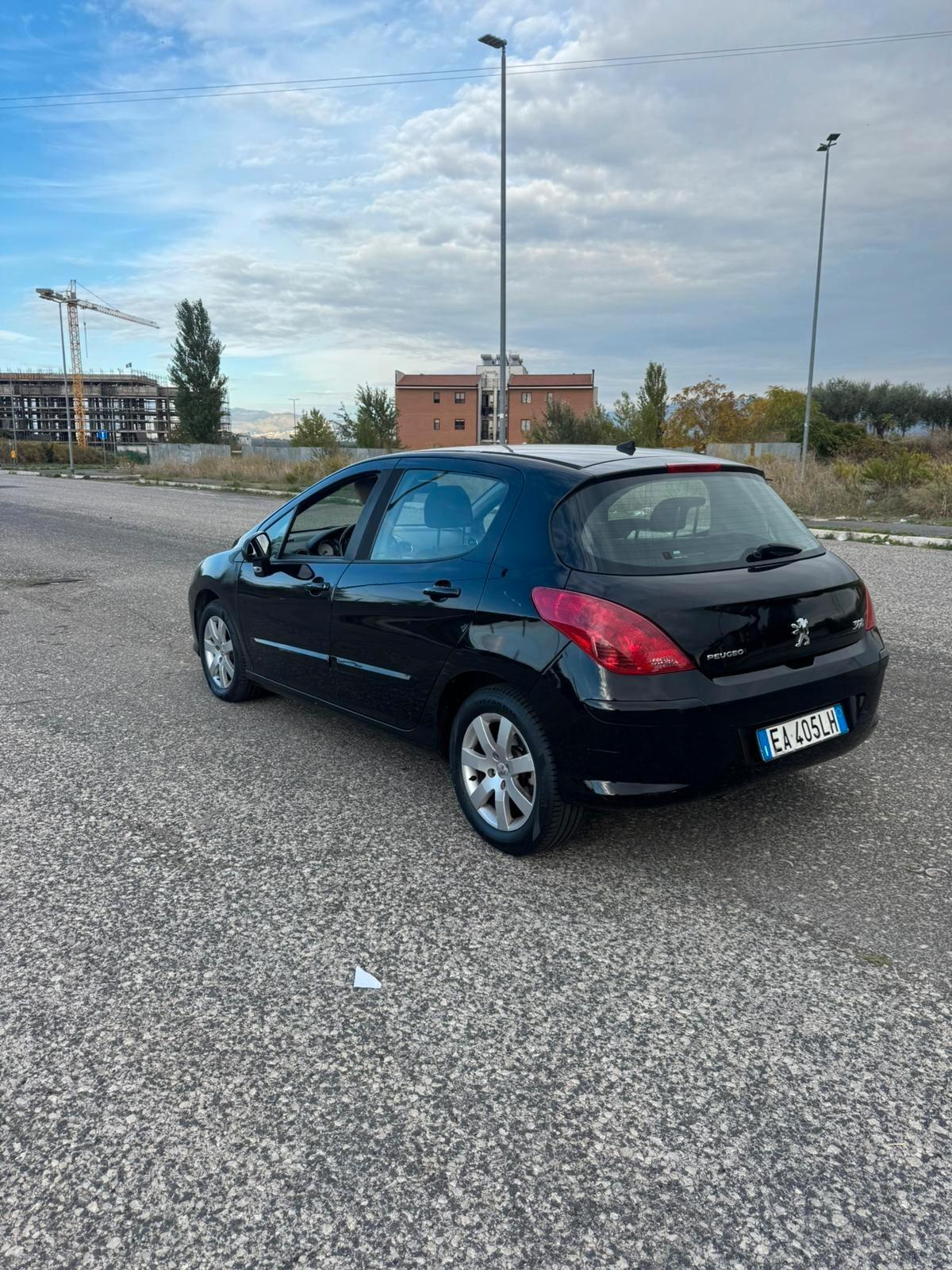 Peugeot 308 1.6 HDi 110CV 5p. Féline (6 Marce)