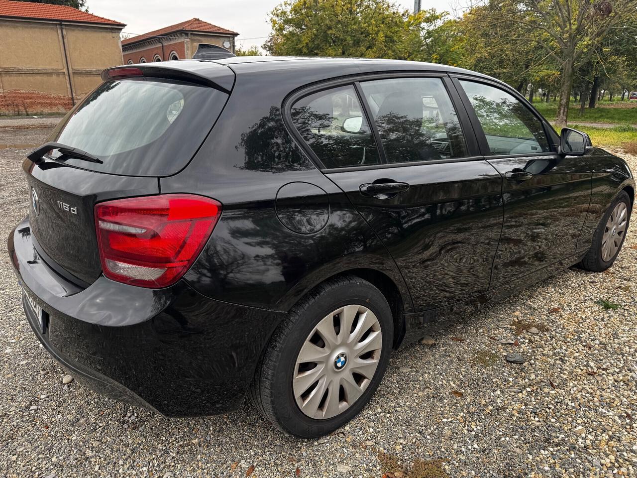 Bmw 116 116d 5p. Urban