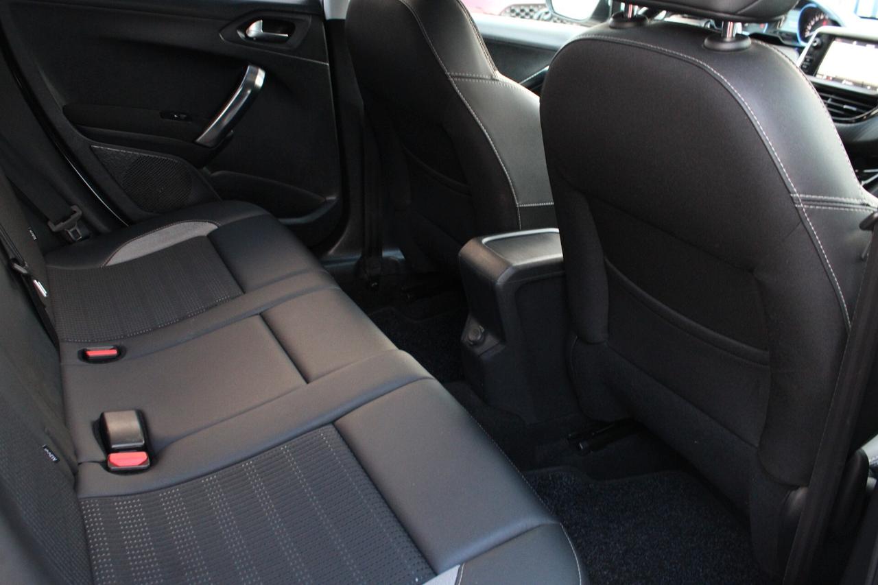 Peugeot 2008 BlueHDi 100 S&S Allure
