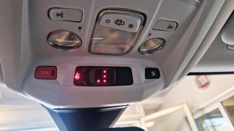 Peugeot 3008 BlueHDi 130 CV S&S EAT8 Allure