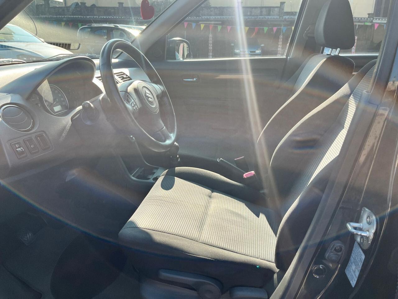 Suzuki Swift 1.3 4x4 5p. GL