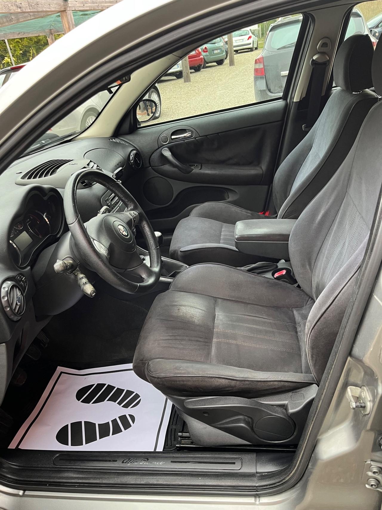 Alfa Romeo 147 1.9 JTD (120) 5 porte Distinctive