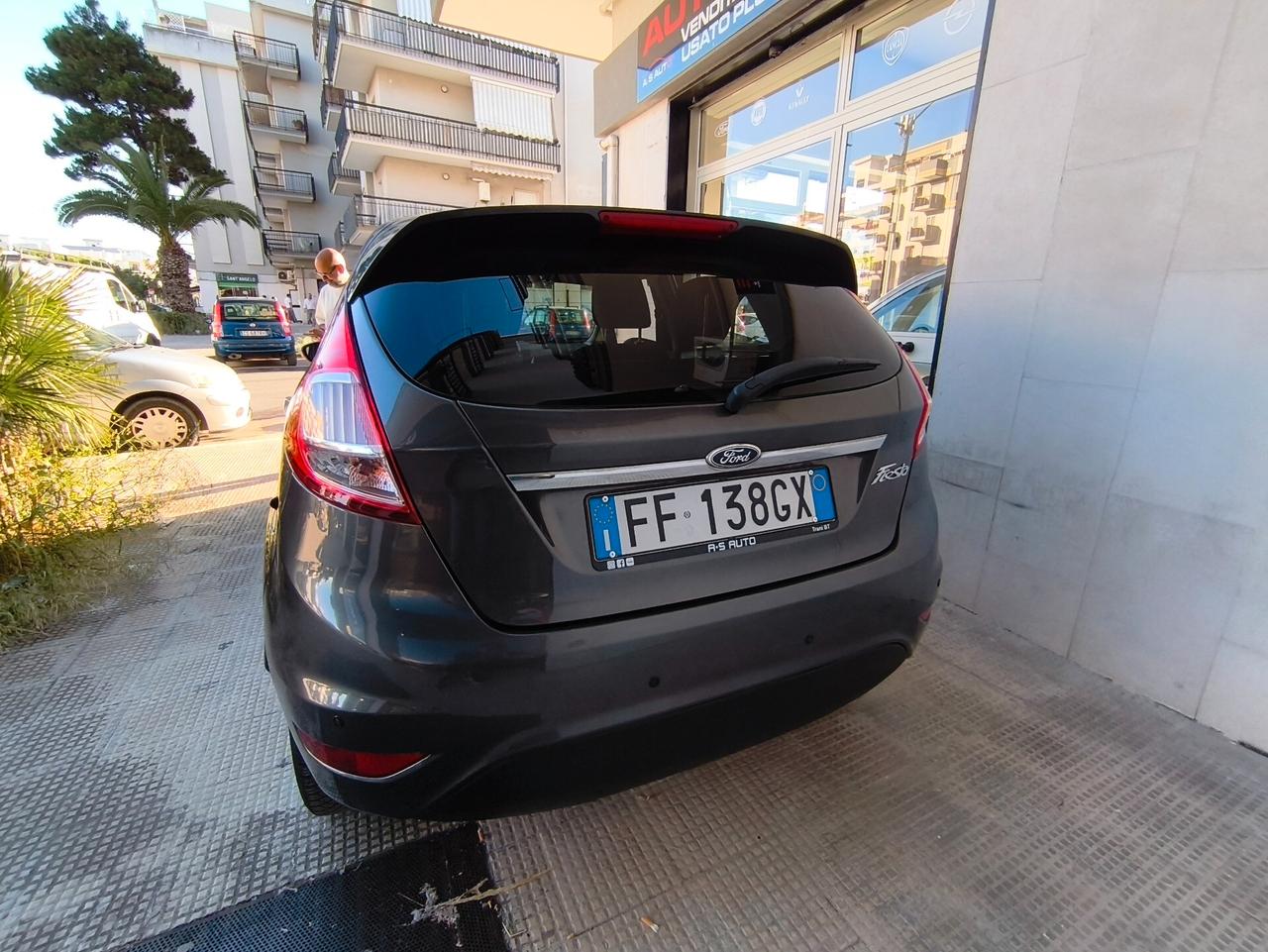 Ford Fiesta 1.5 TDCi 75CV 5 porte Titanium