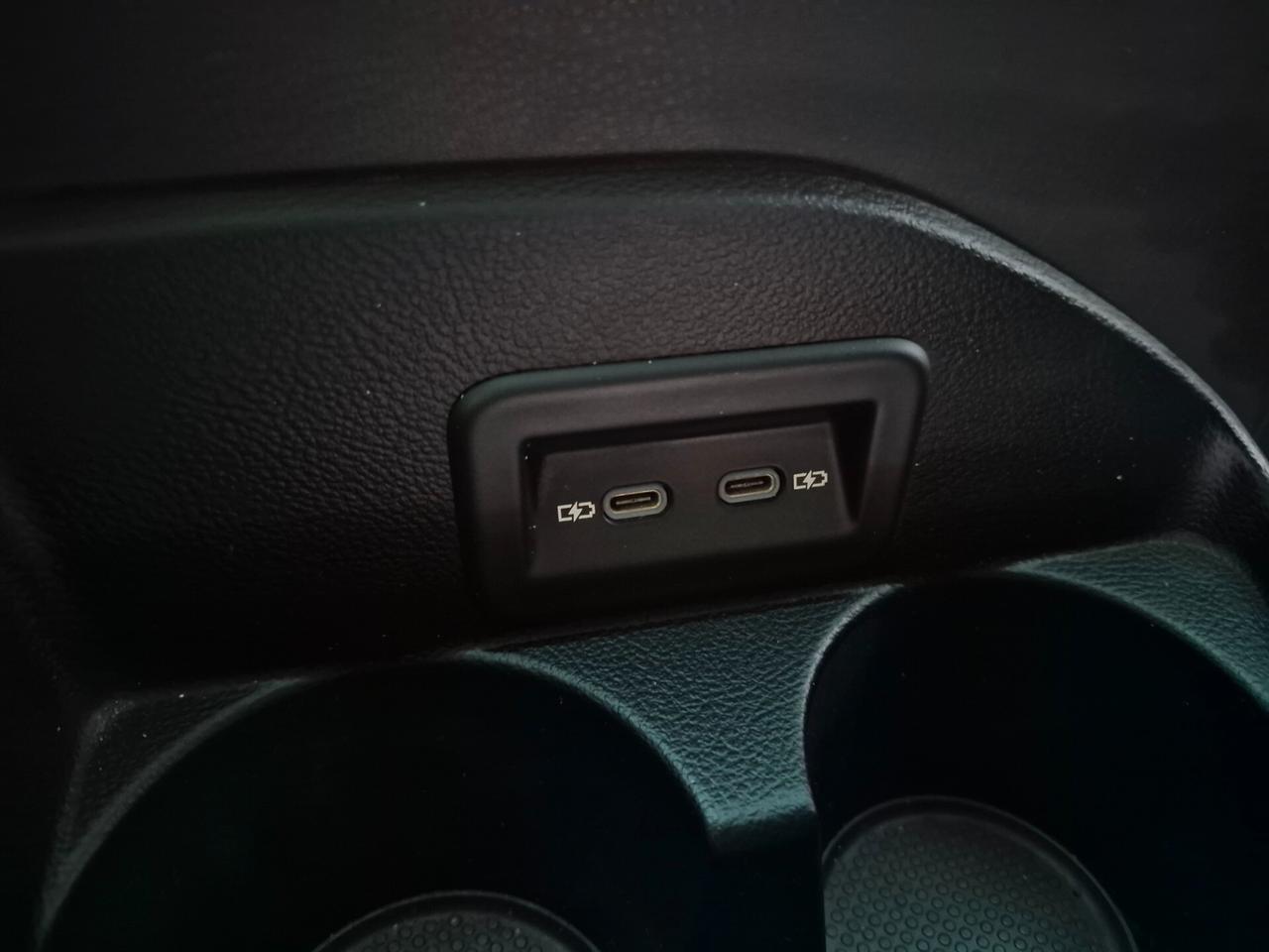 Volkswagen T6.1 Multivan 2.0 TDI COMFORTLINE DSG 150CV 5 PORTE PASSO CORTO PELLE NAVI CARPLAY