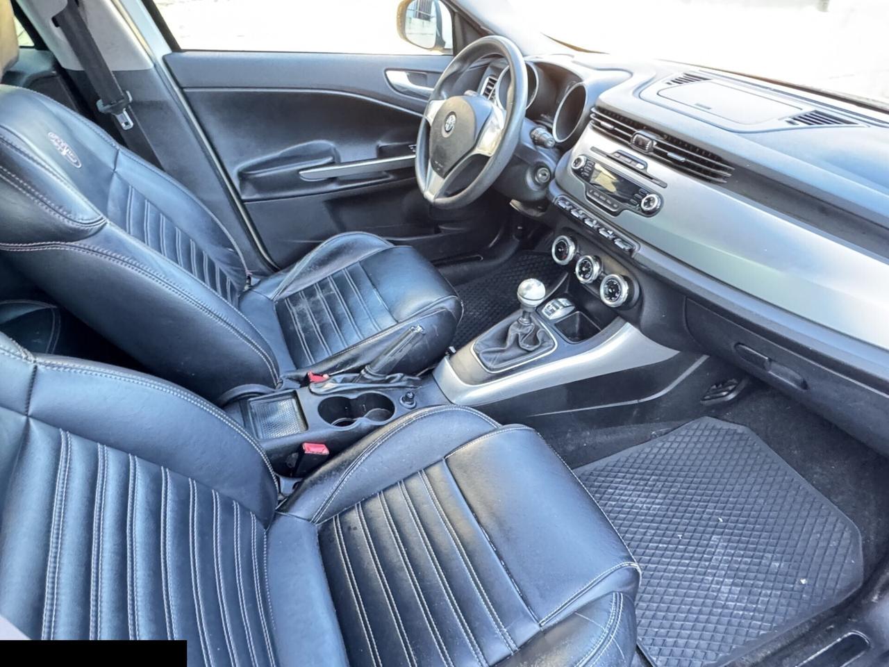 ALFA ROMEO GIULIETTA 1.6 SPORT INTERNI IN PELLE