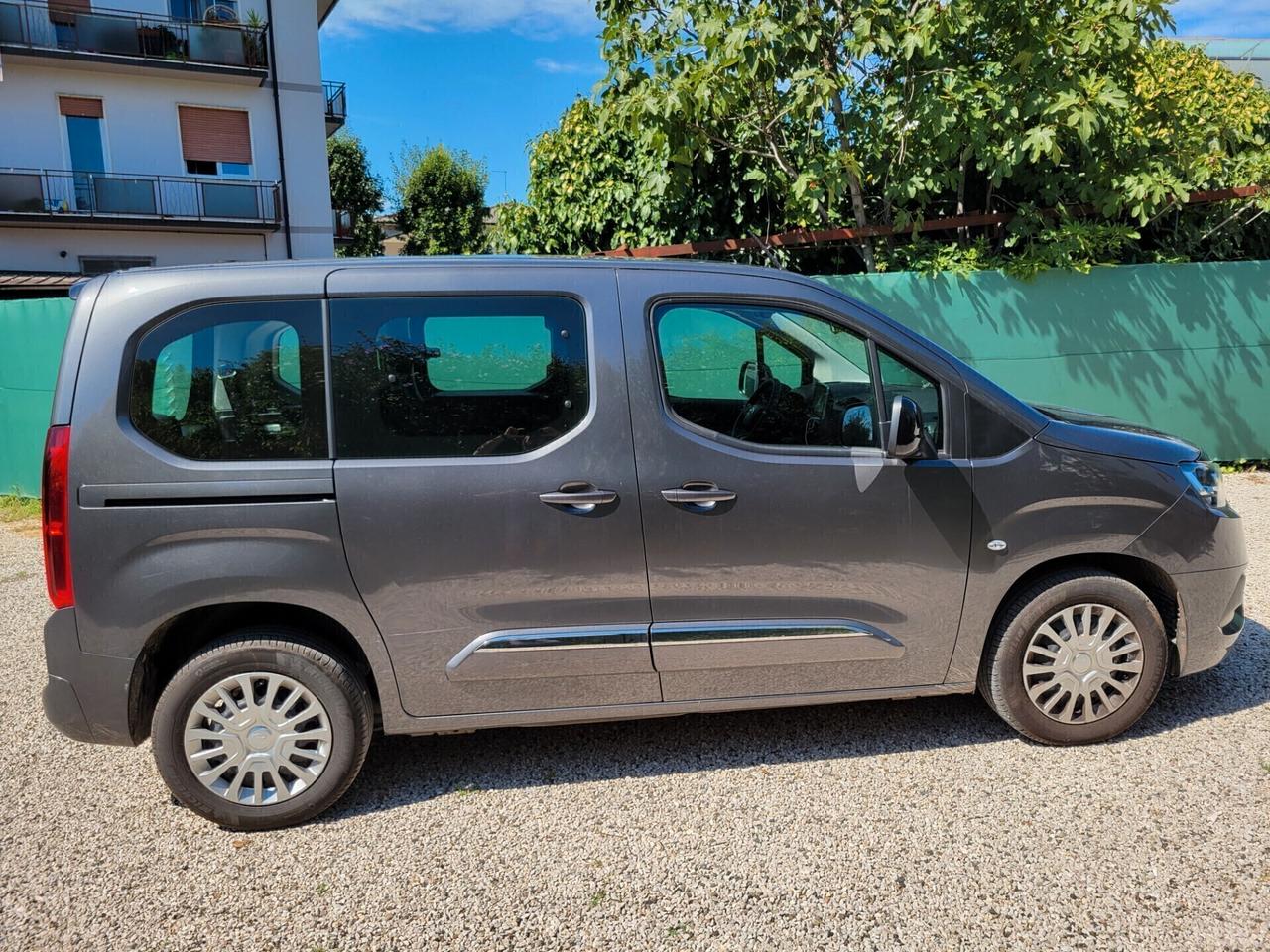 Toyota Proace City Verso NOLEGGIO 1.2cc 110cv 7 posti