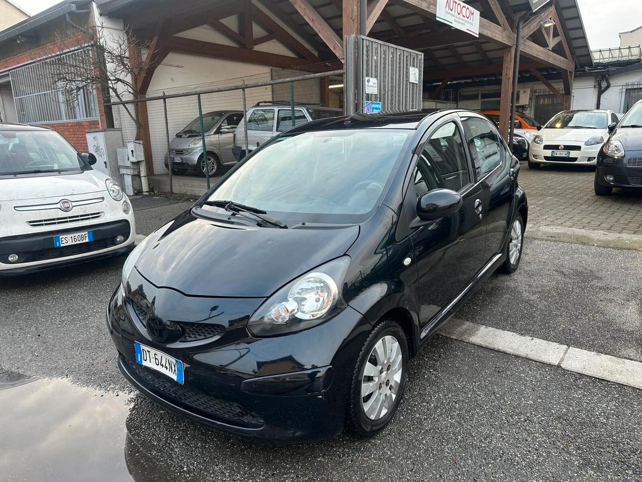 Toyota Aygo 1.0 12V VVT-i 5 porte Sol